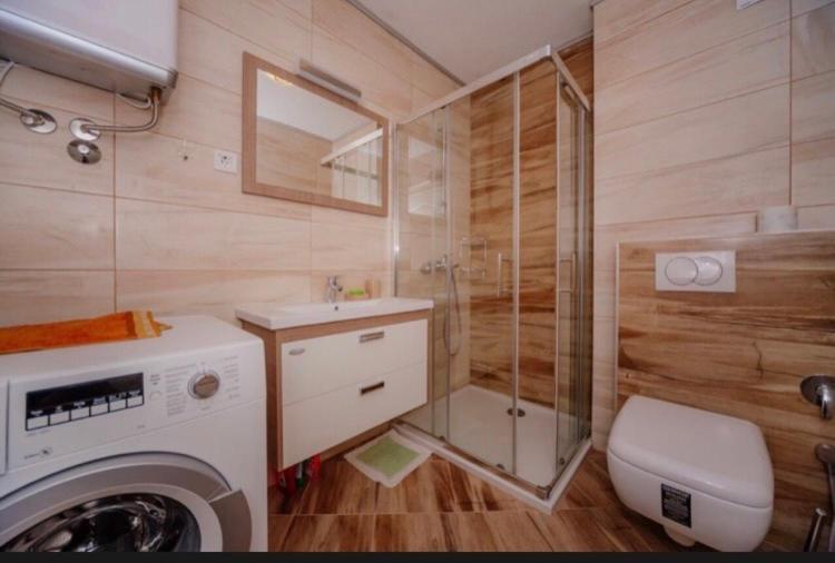 Vila V Lux Apartments Petrovac Exterior photo