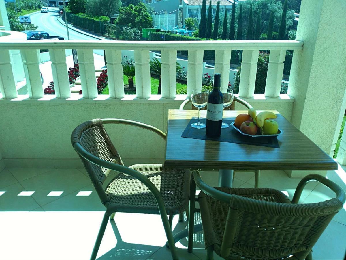 Vila V Lux Apartments Petrovac Exterior photo