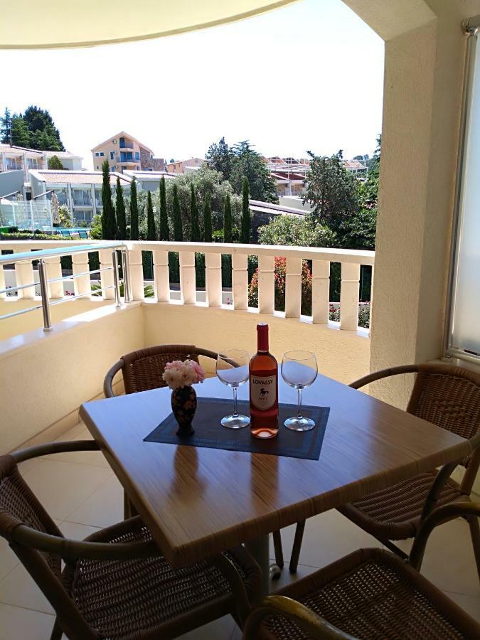 Vila V Lux Apartments Petrovac Exterior photo