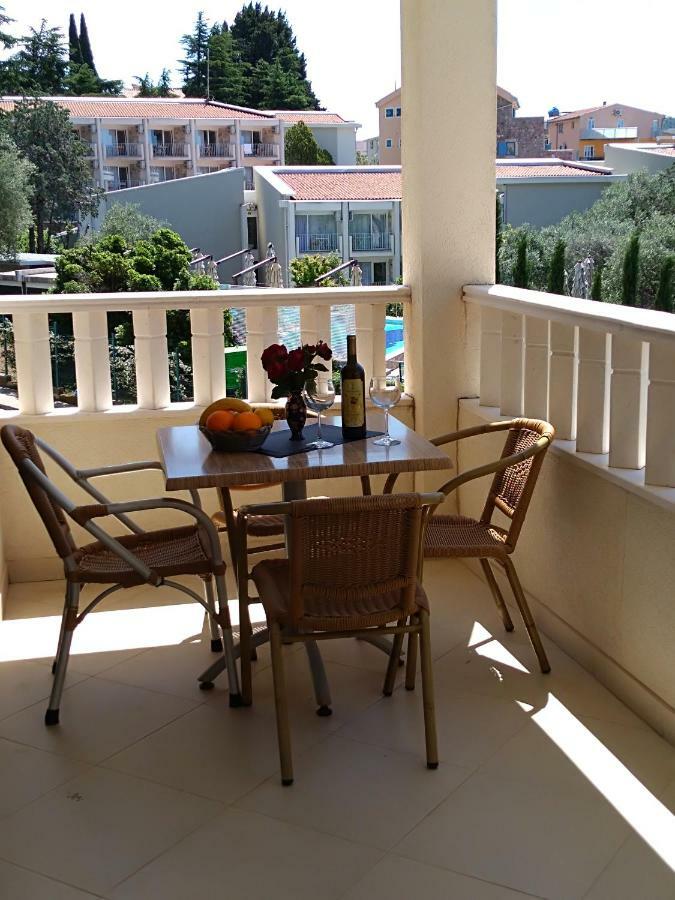 Vila V Lux Apartments Petrovac Exterior photo