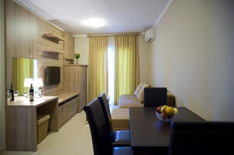 Vila V Lux Apartments Petrovac Exterior photo